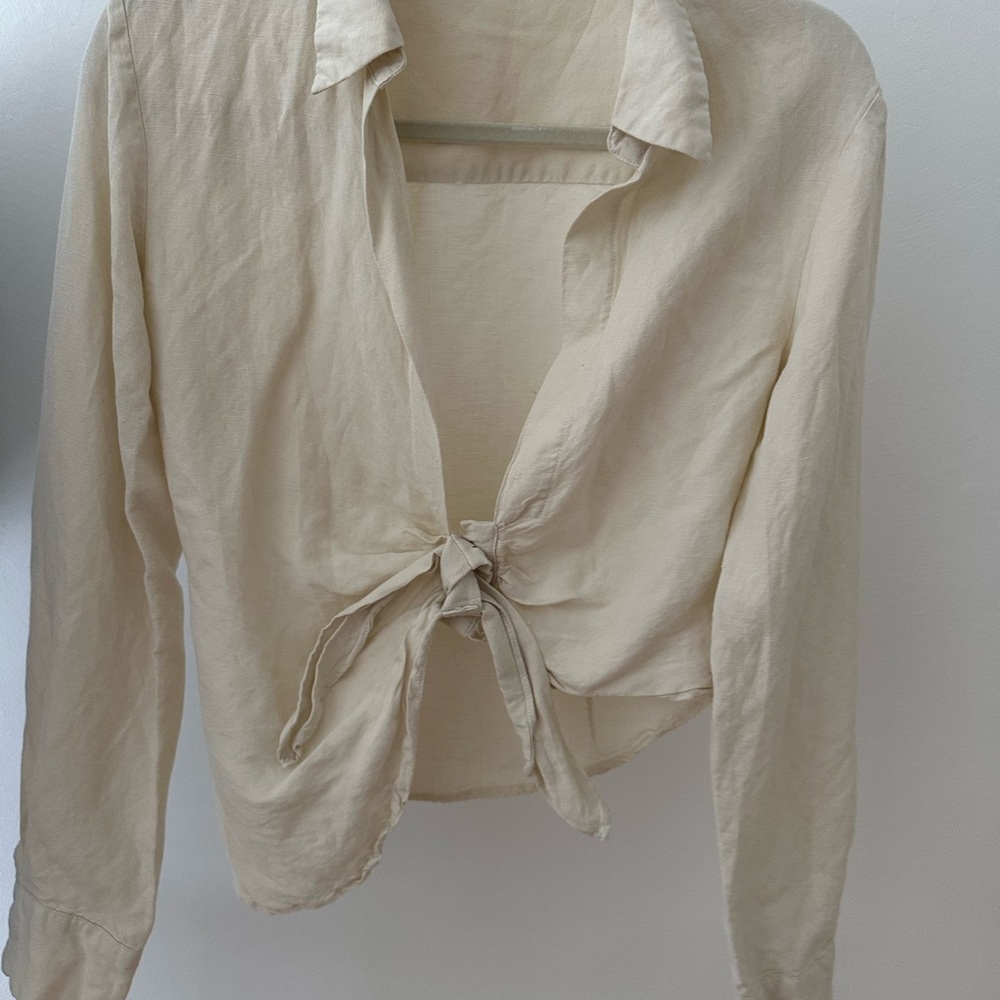 Lioness low cut button up top